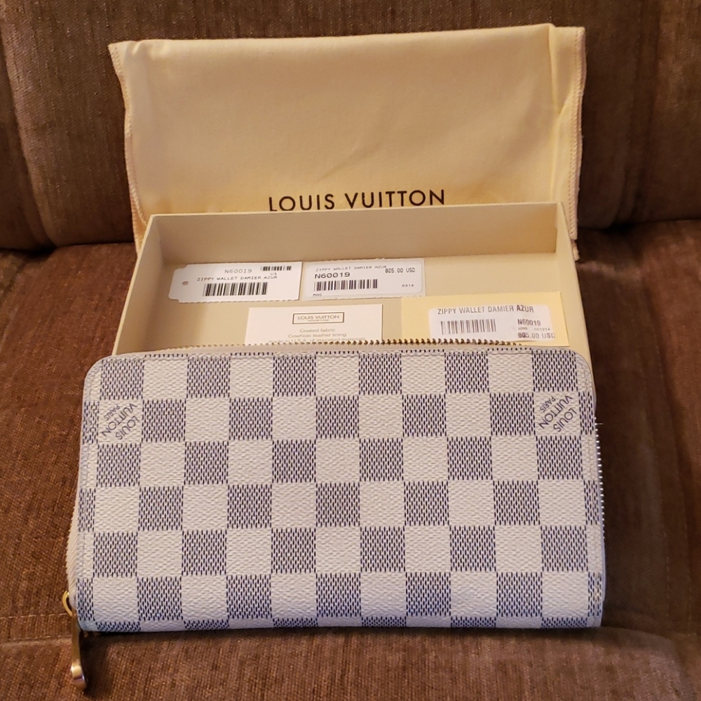 Ladies LV zippy  walet